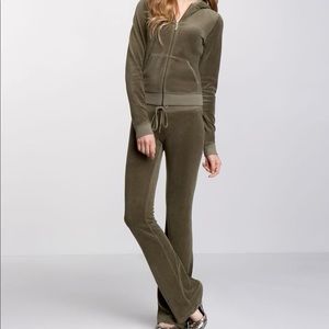 JUICY COUTURE - Green Velour Tracksuit